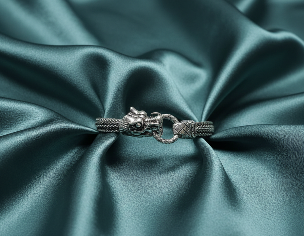 Gümüş Ejderha Bileklik