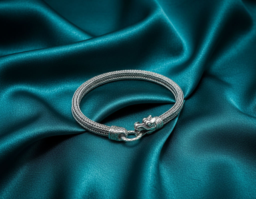 Gümüş Ejderha Bileklik