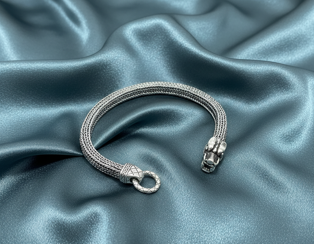 Gümüş Ejderha Bileklik