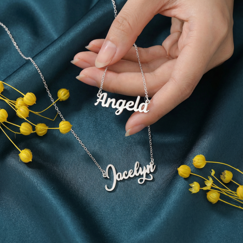 Gümüş İsimli Kolye