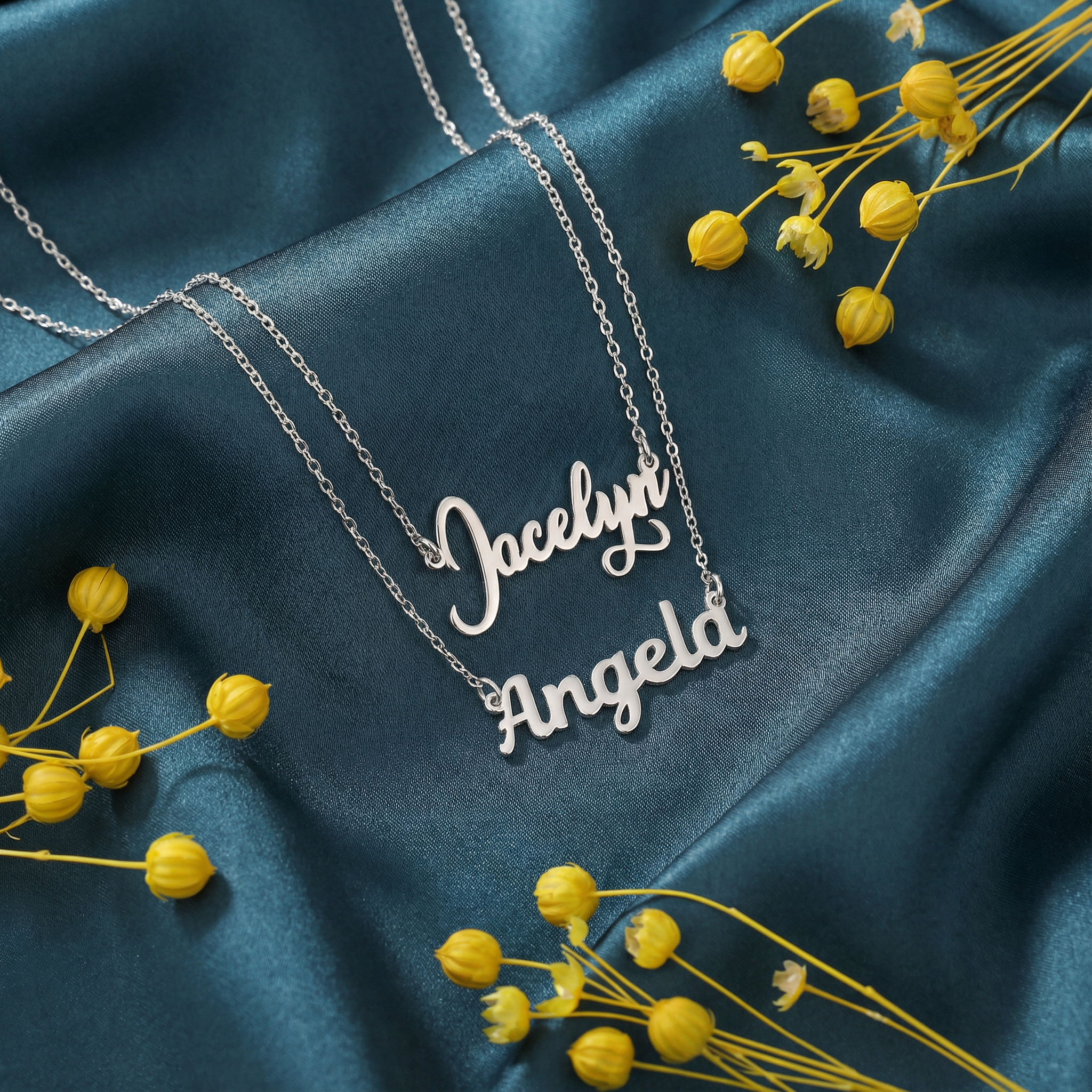 Gümüş İsimli Kolye