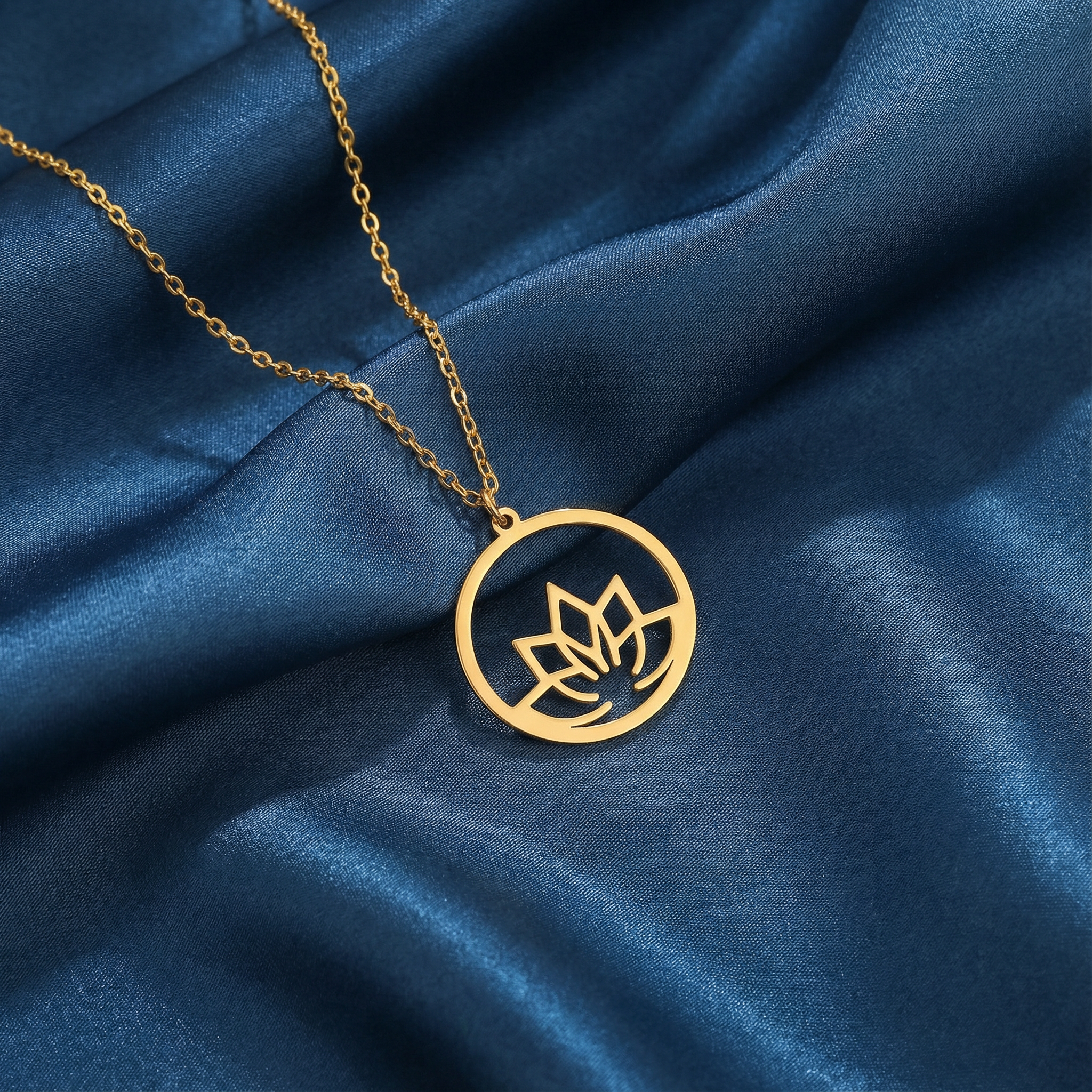 Gümüş Lotus Kolye