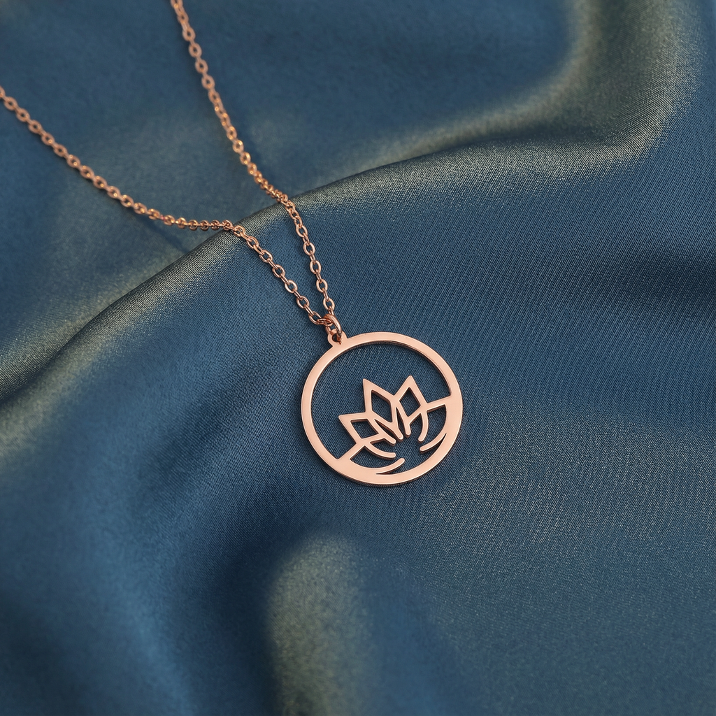 Gümüş Lotus Kolye