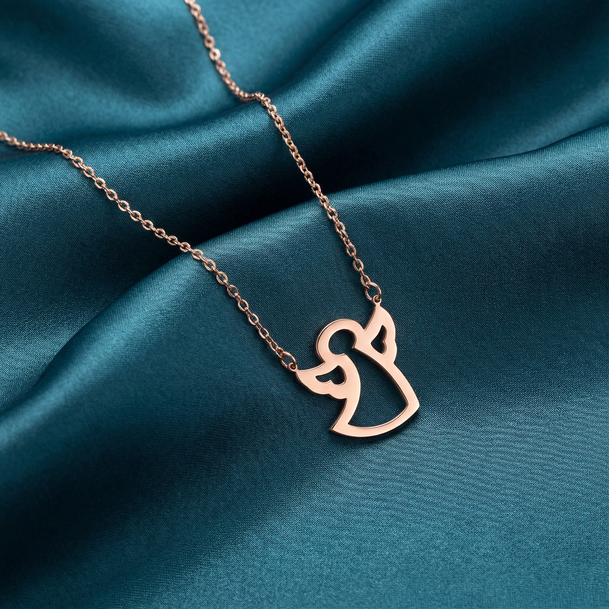 Gümüş Melek Figürü Kolye