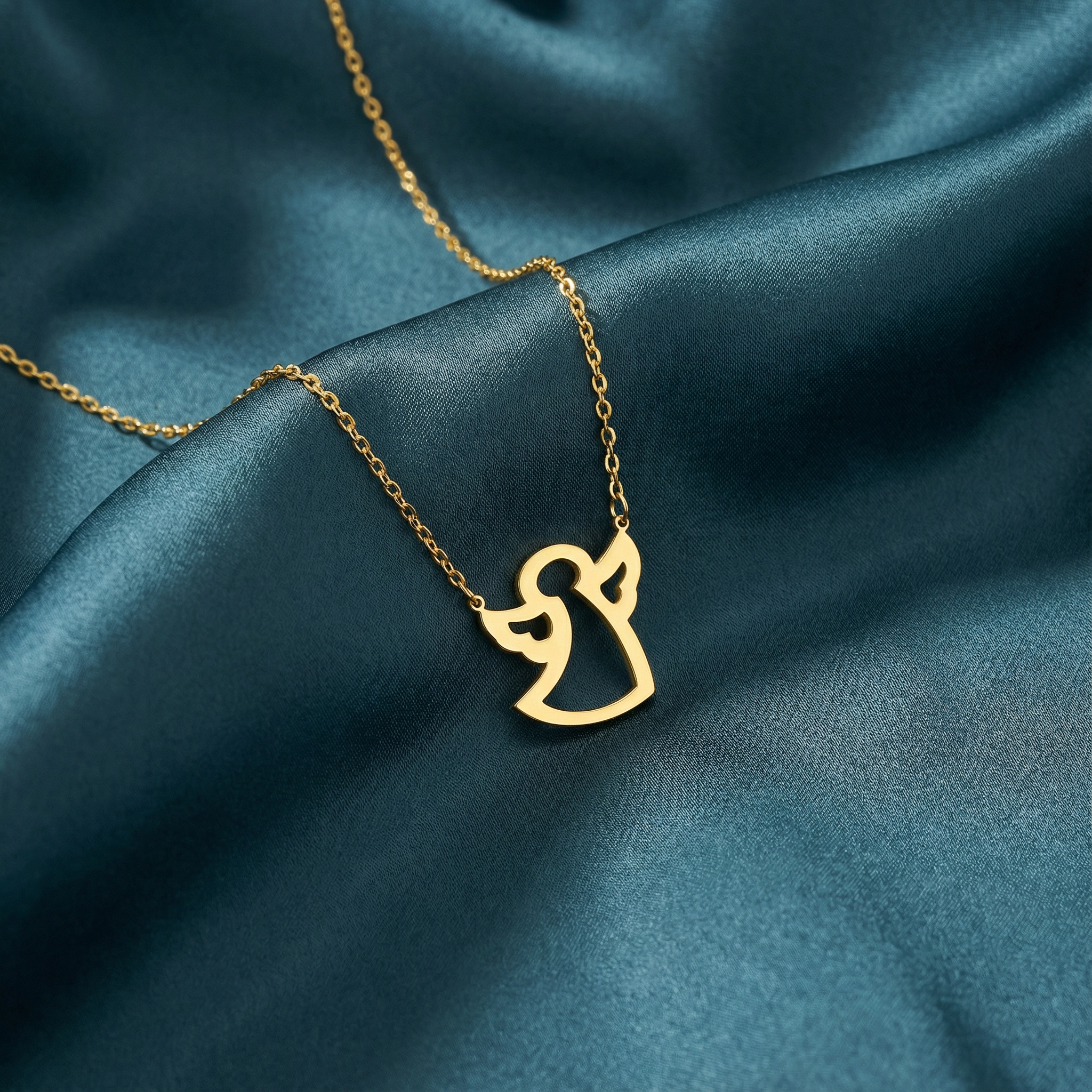 Gümüş Melek Figürü Kolye