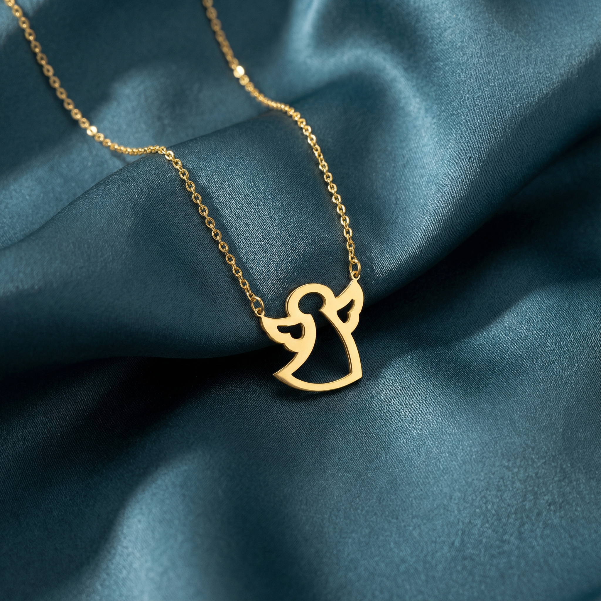 Gümüş Melek Figürü Kolye