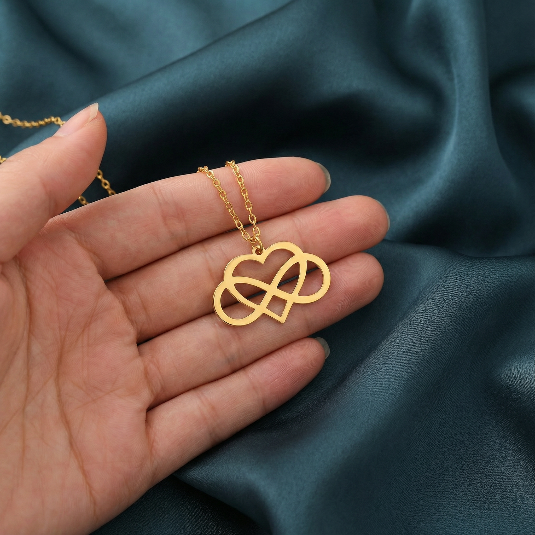 Gümüş Sonsuz Aşk Kolye