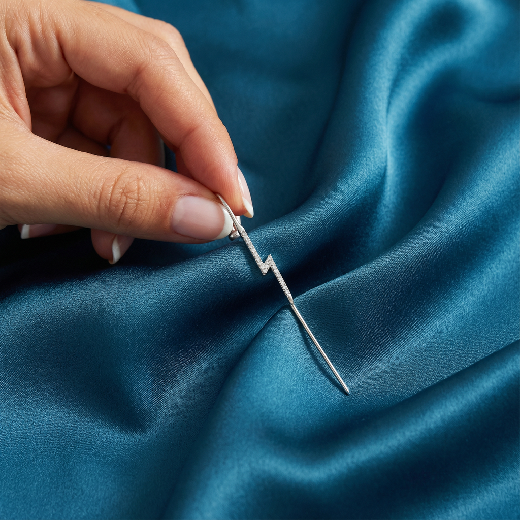 Gümüş Şimşek Küpe