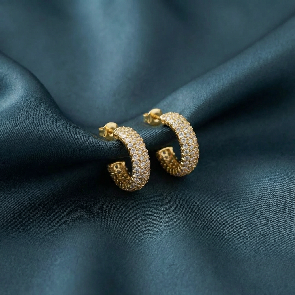 Gümüş Keskin Detaylı Halka Küpe