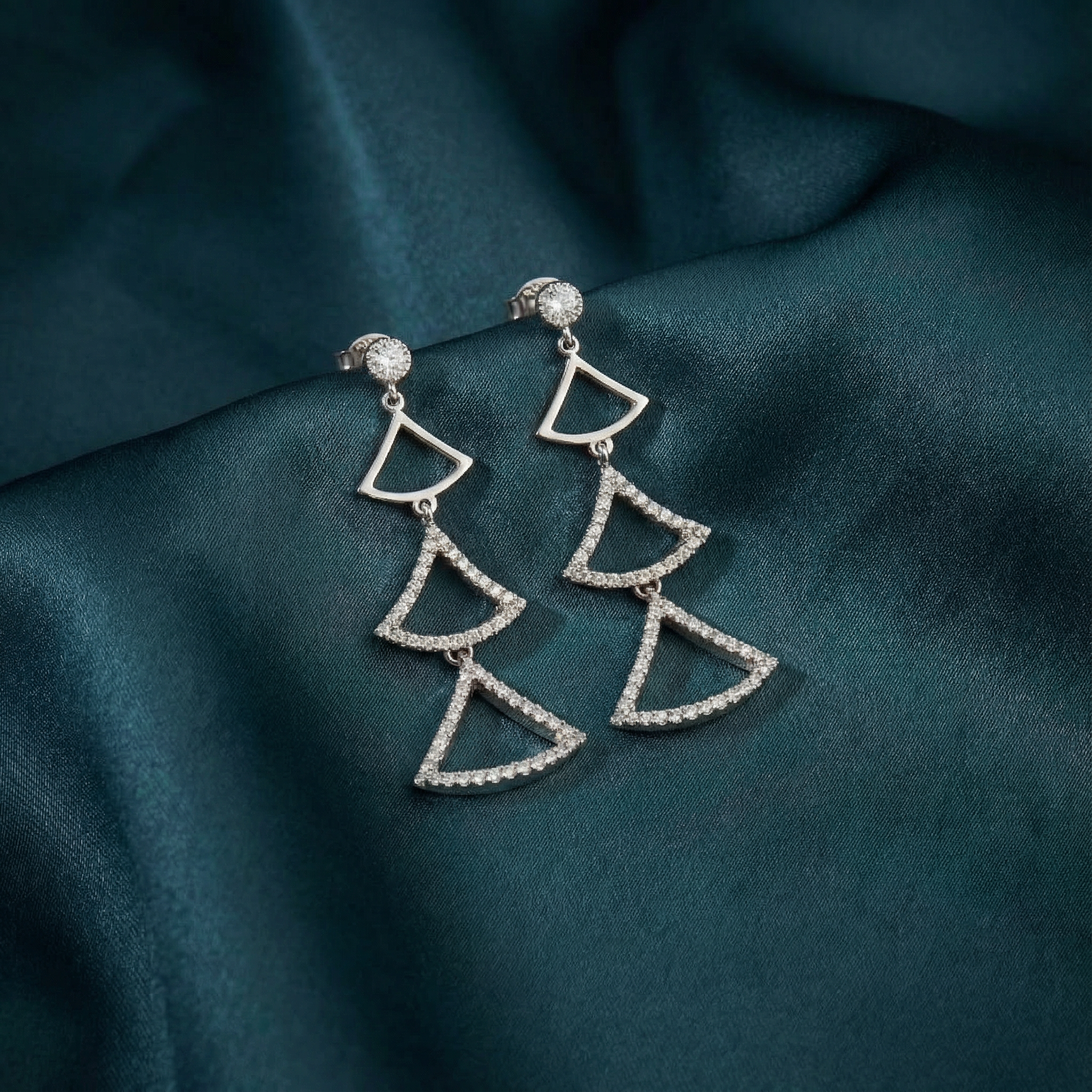 Gümüş Üçgen Küpe